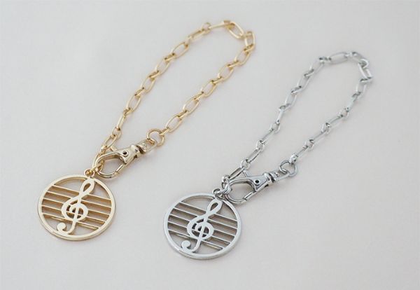 バッグチャームト音　ゴールド